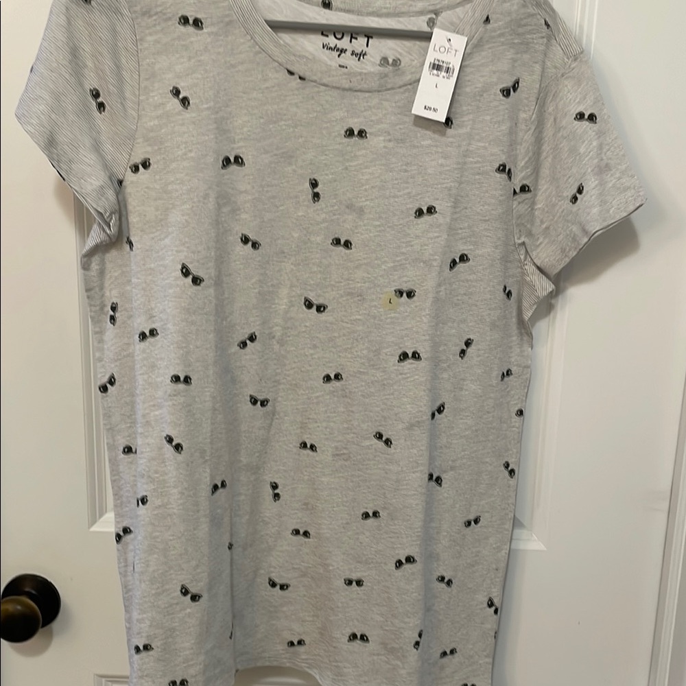 LOFT Gray Sunglasses Print T-Shirt
